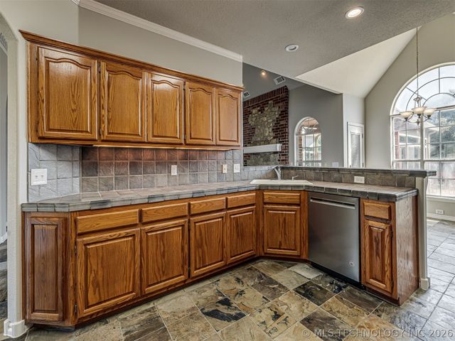 12591 Longhorn Court, Glenpool, OK 74033