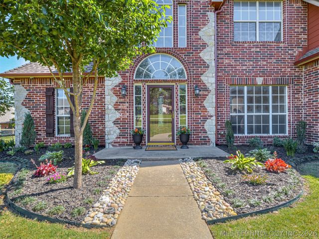 12591 Longhorn Court, Glenpool, OK 74033