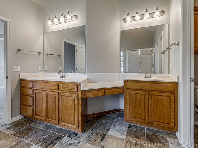 12591 Longhorn Court, Glenpool, OK 74033