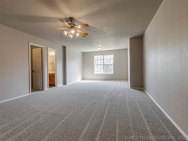 12591 Longhorn Court, Glenpool, OK 74033