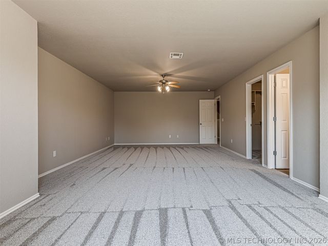 12591 Longhorn Court, Glenpool, OK 74033