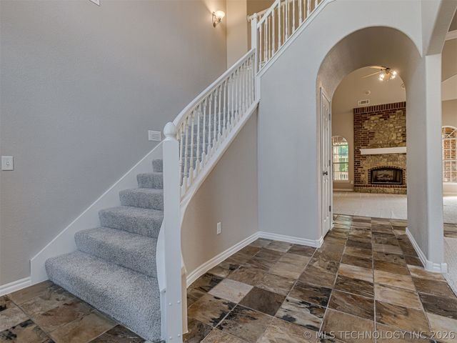 12591 Longhorn Court, Glenpool, OK 74033
