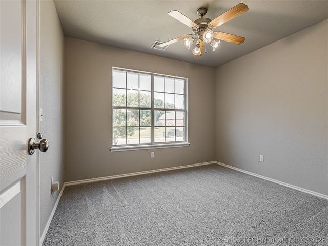 12591 Longhorn Court, Glenpool, OK 74033