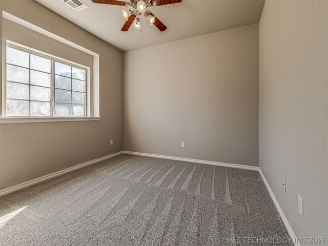 12591 Longhorn Court, Glenpool, OK 74033