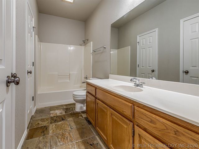 12591 Longhorn Court, Glenpool, OK 74033
