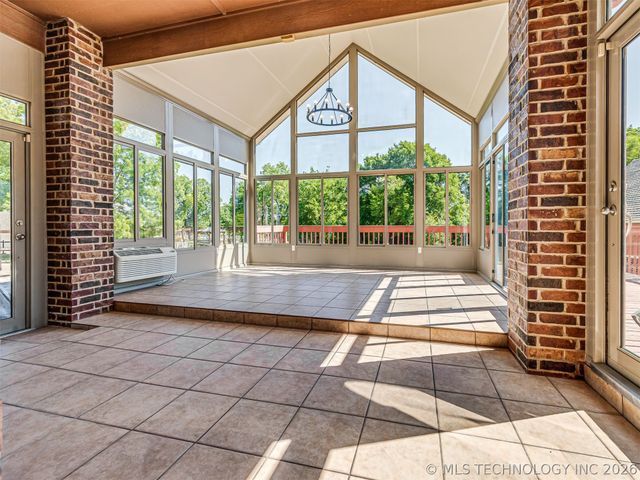 12591 Longhorn Court, Glenpool, OK 74033