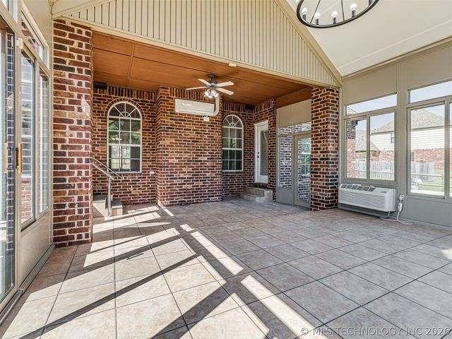 12591 Longhorn Court, Glenpool, OK 74033
