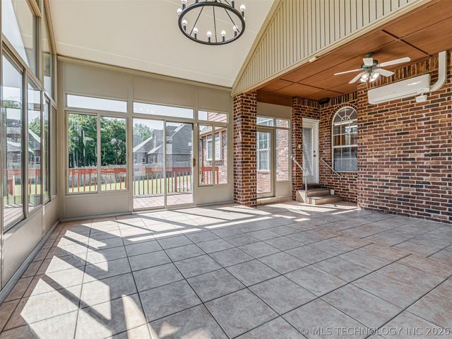 12591 Longhorn Court, Glenpool, OK 74033