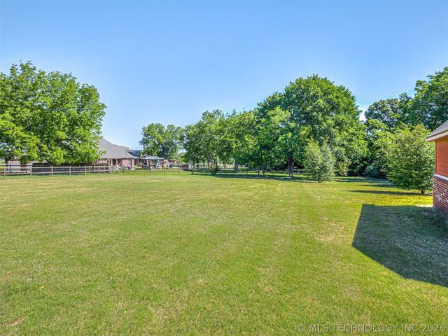 12591 Longhorn Court, Glenpool, OK 74033