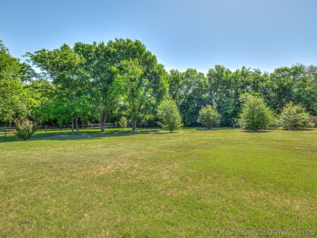 12591 Longhorn Court, Glenpool, OK 74033