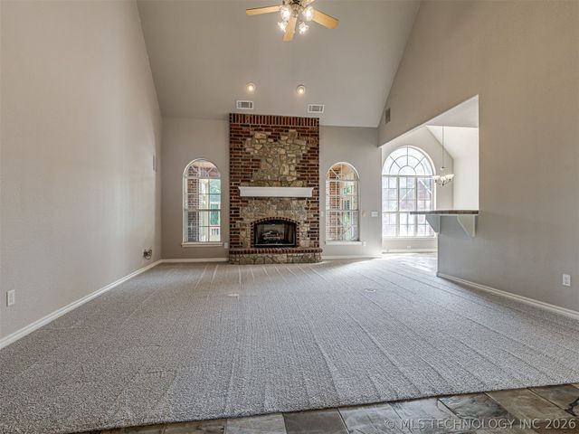 12591 Longhorn Court, Glenpool, OK 74033