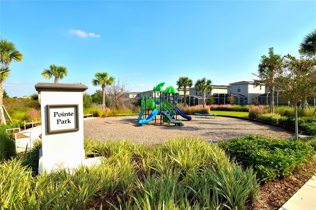 Image 25 of property listing at 286 BOGEY DRIVE, Davenport, FL 33896