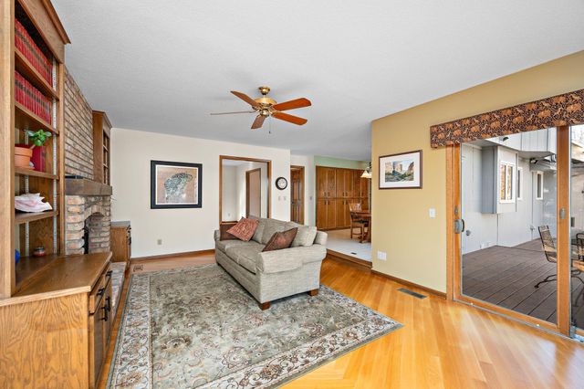 12050 48th Avenue N, Plymouth, MN 55442