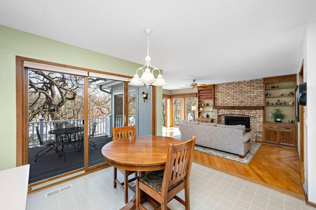 12050 48th Avenue N, Plymouth, MN 55442