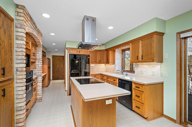 12050 48th Avenue N, Plymouth, MN 55442