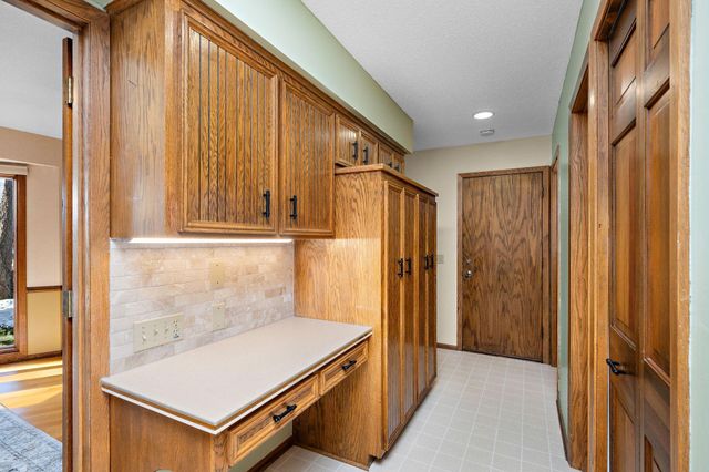 12050 48th Avenue N, Plymouth, MN 55442