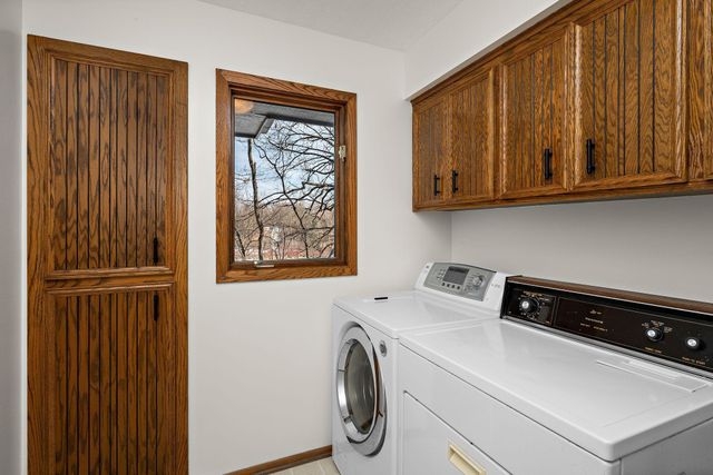 12050 48th Avenue N, Plymouth, MN 55442