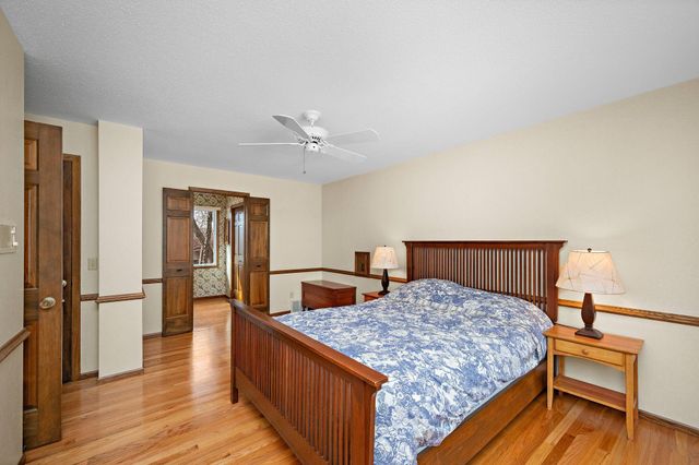 12050 48th Avenue N, Plymouth, MN 55442