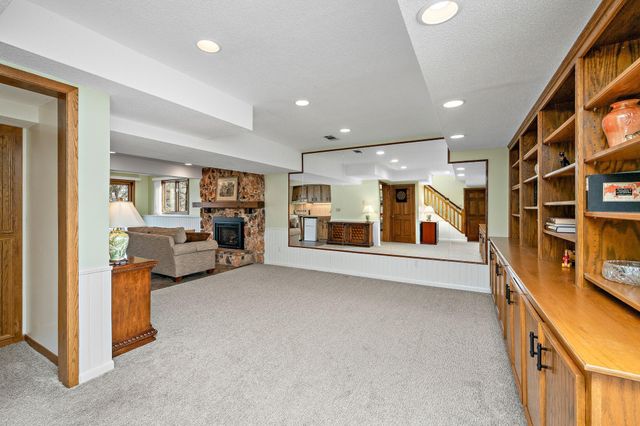 12050 48th Avenue N, Plymouth, MN 55442