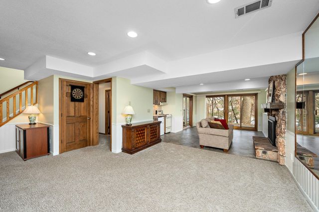 12050 48th Avenue N, Plymouth, MN 55442