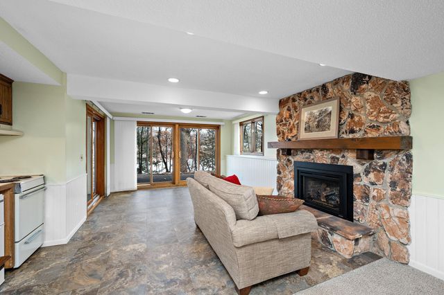 12050 48th Avenue N, Plymouth, MN 55442