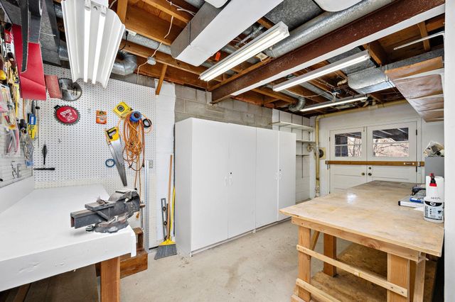 12050 48th Avenue N, Plymouth, MN 55442