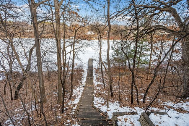 12050 48th Avenue N, Plymouth, MN 55442