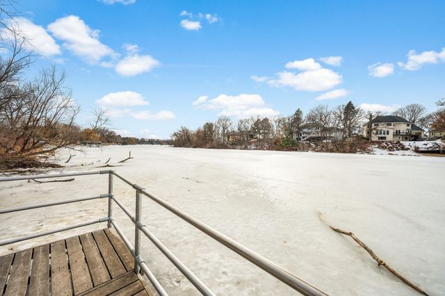 12050 48th Avenue N, Plymouth, MN 55442