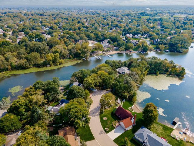 12050 48th Avenue N, Plymouth, MN 55442