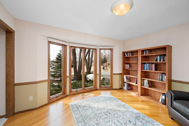 12050 48th Avenue N, Plymouth, MN 55442