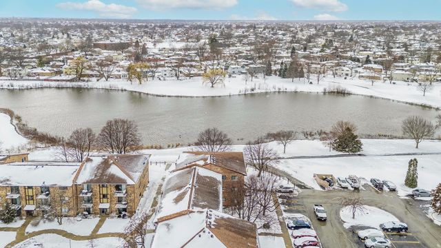 342 Klein Creek Court 5E, Carol Stream, IL 60188