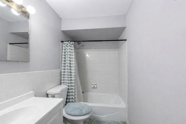 342 Klein Creek Court 5E, Carol Stream, IL 60188