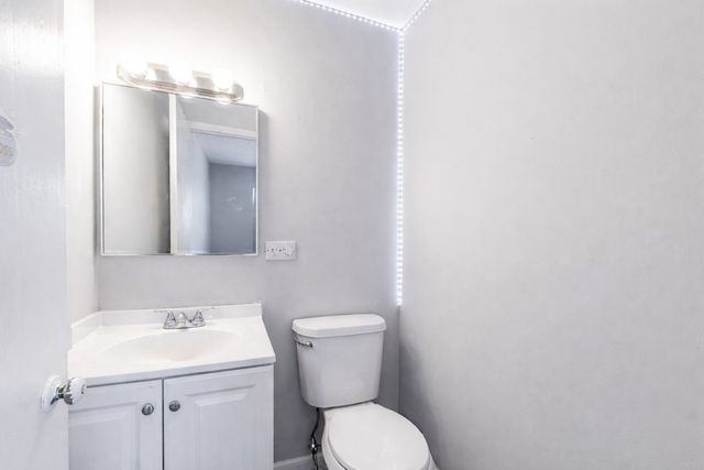 342 Klein Creek Court 5E, Carol Stream, IL 60188