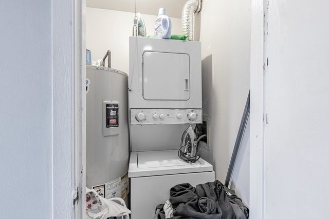 342 Klein Creek Court 5E, Carol Stream, IL 60188