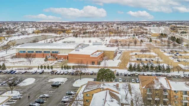 342 Klein Creek Court 5E, Carol Stream, IL 60188