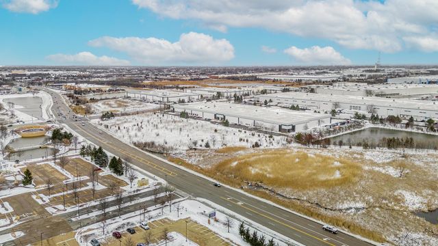 342 Klein Creek Court 5E, Carol Stream, IL 60188