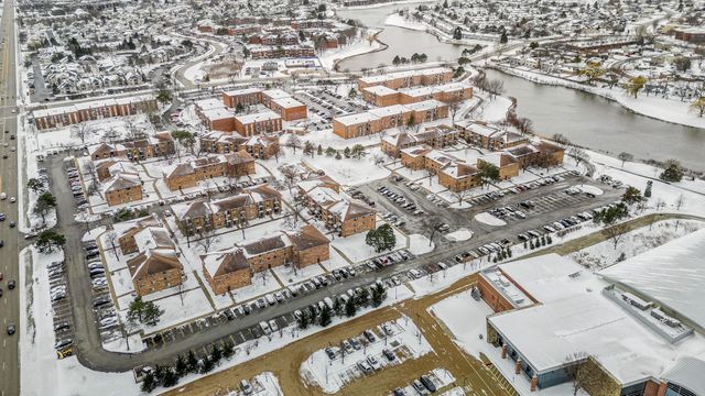 342 Klein Creek Court 5E, Carol Stream, IL 60188