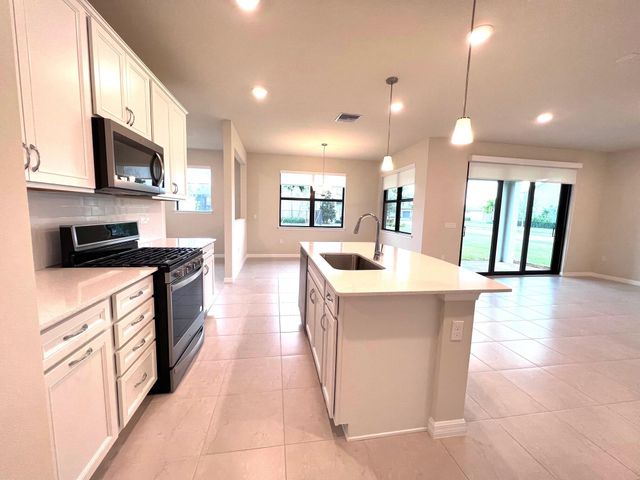 8246 Cadre Noir Road, Lake Worth, FL 33467