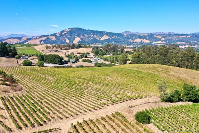 4889 Grange Rd, Santa Rosa, CA 95404