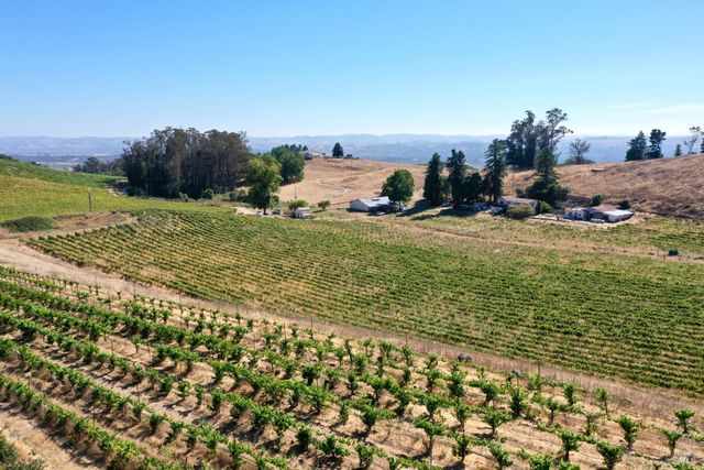 4889 Grange Rd, Santa Rosa, CA 95404