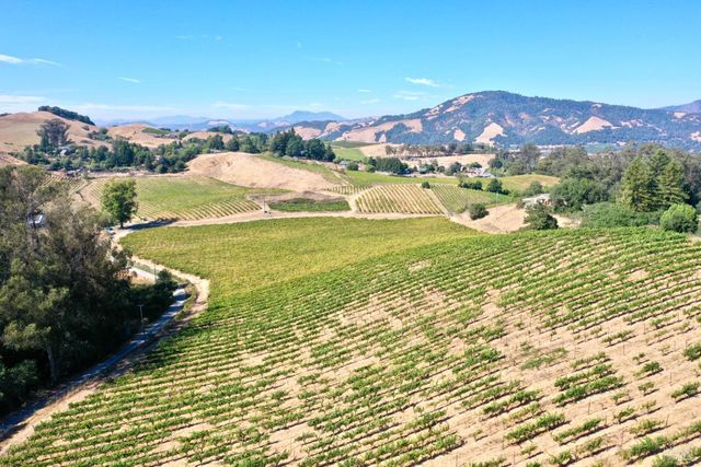 4889 Grange Rd, Santa Rosa, CA 95404