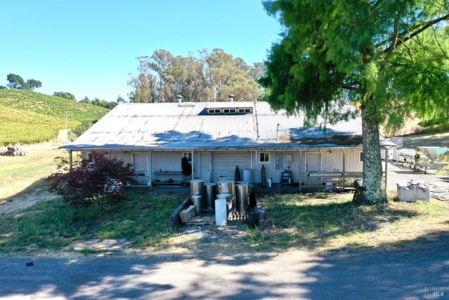 4889 Grange Rd, Santa Rosa, CA 95404