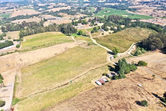 4889 Grange Rd, Santa Rosa, CA 95404