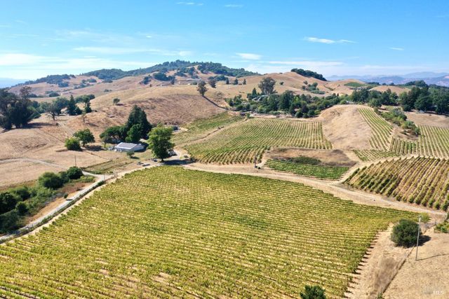 4889 Grange Rd, Santa Rosa, CA 95404