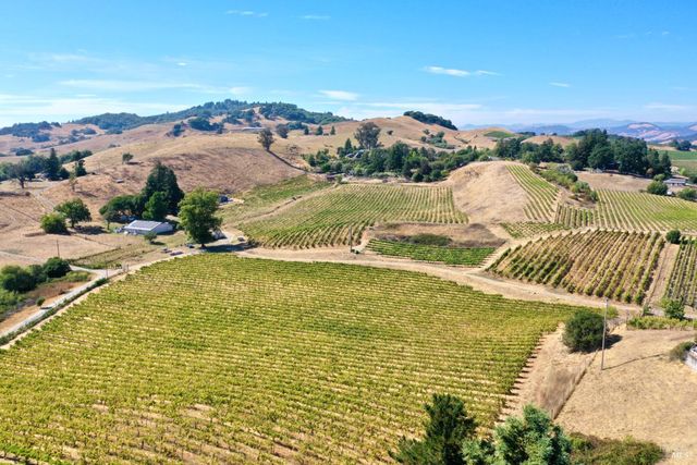 4889 Grange Rd, Santa Rosa, CA 95404