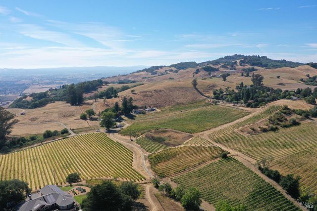 4889 Grange Rd, Santa Rosa, CA 95404