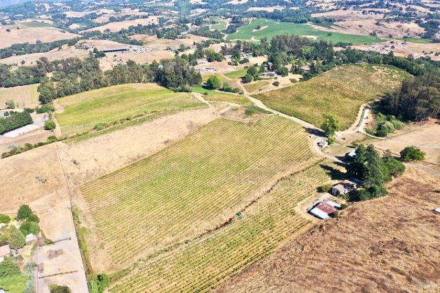 4889 Grange Rd, Santa Rosa, CA 95404