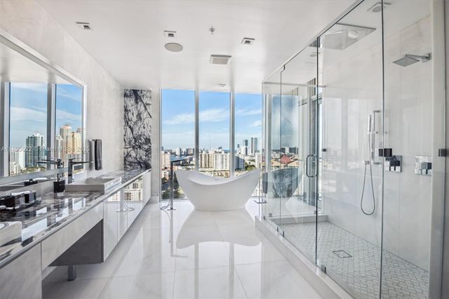 330 Sunny Isles Blvd 5-UPH04, Sunny Isles Beach, FL 33160