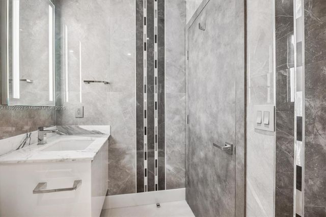 330 Sunny Isles Blvd 5-UPH04, Sunny Isles Beach, FL 33160