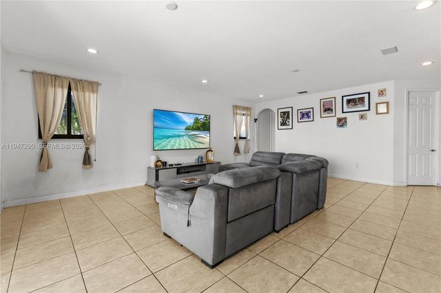 18832 SW 77th Ct, Cutler Bay, FL 33157